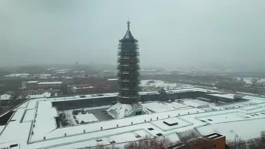 4k航拍南京大报恩寺雪景视频的预览图